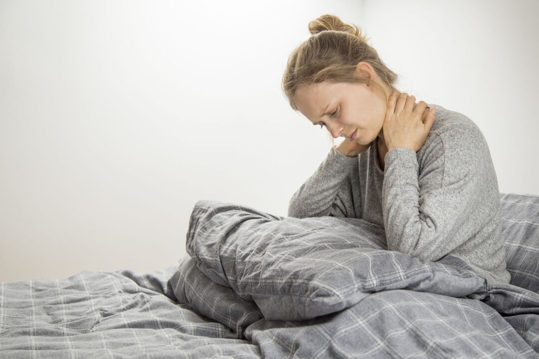Nő a nyaki osteochondrosis tüneteivel